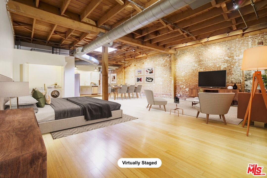 500 Molino St Unit: 206