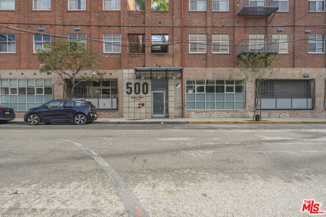 500 Molino St Unit: 206