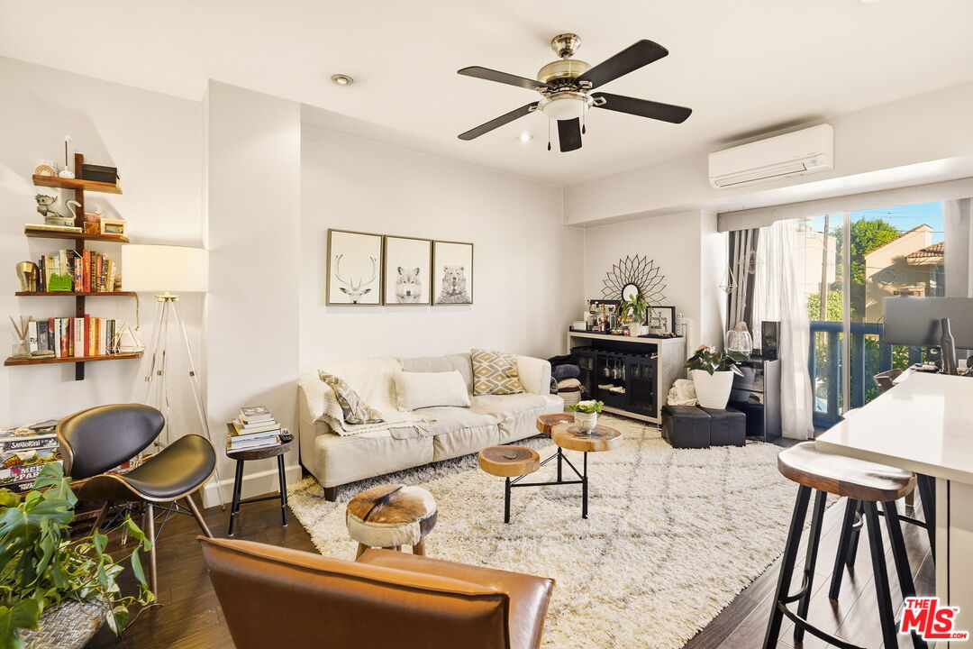 999 N Doheny Dr Unit: 104