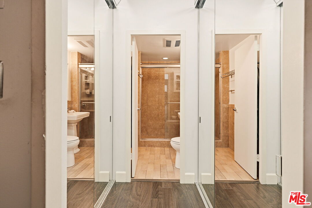 999 N Doheny Dr Unit: 104