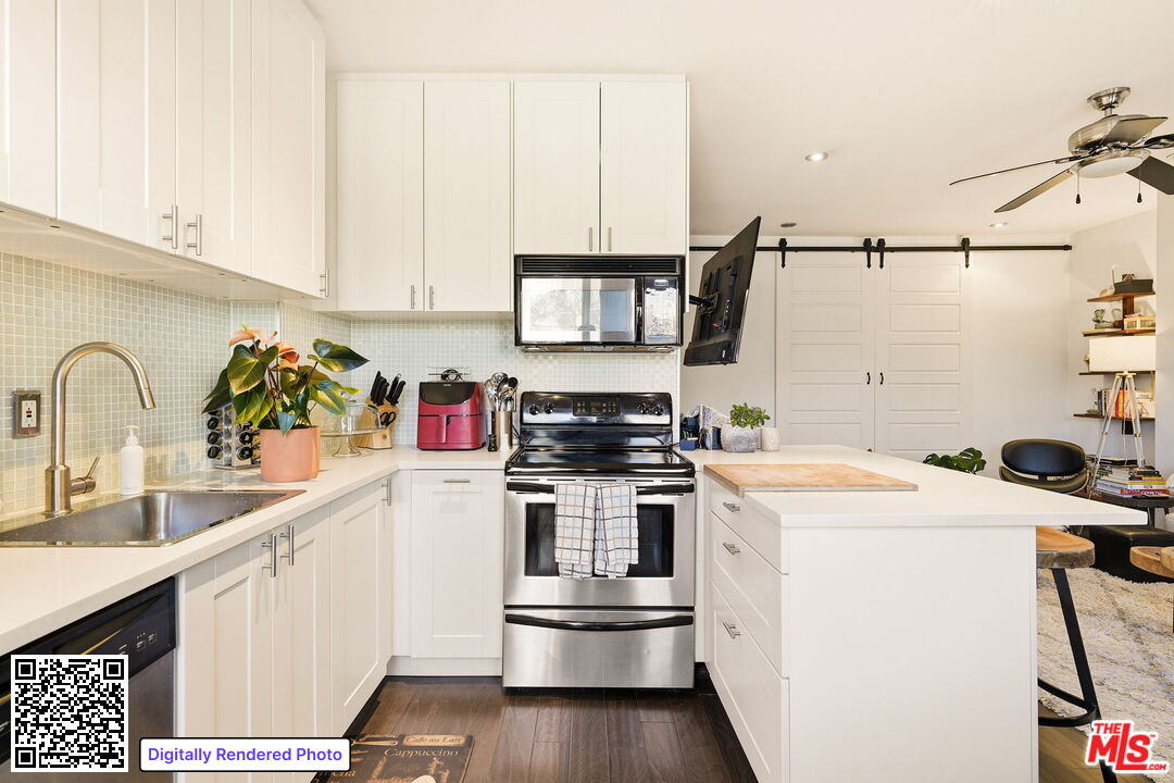 999 N Doheny Dr Unit: 104