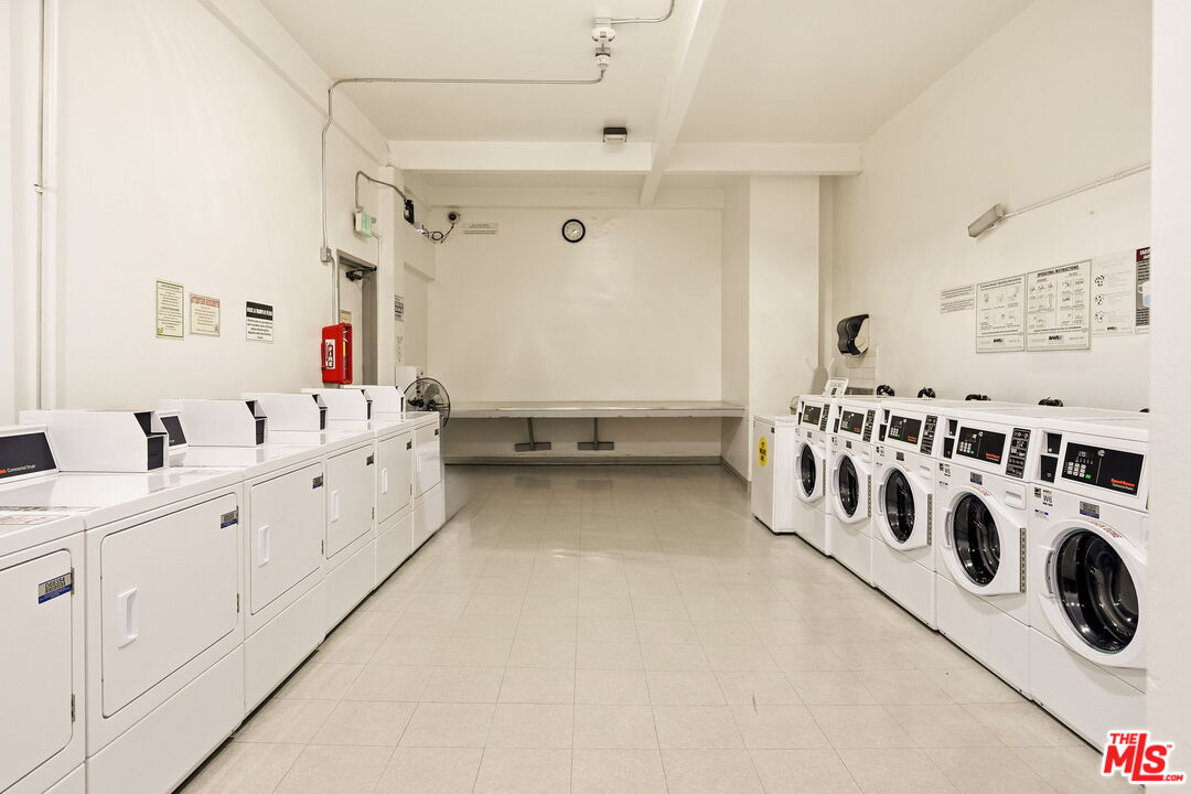 999 N Doheny Dr Unit: 104