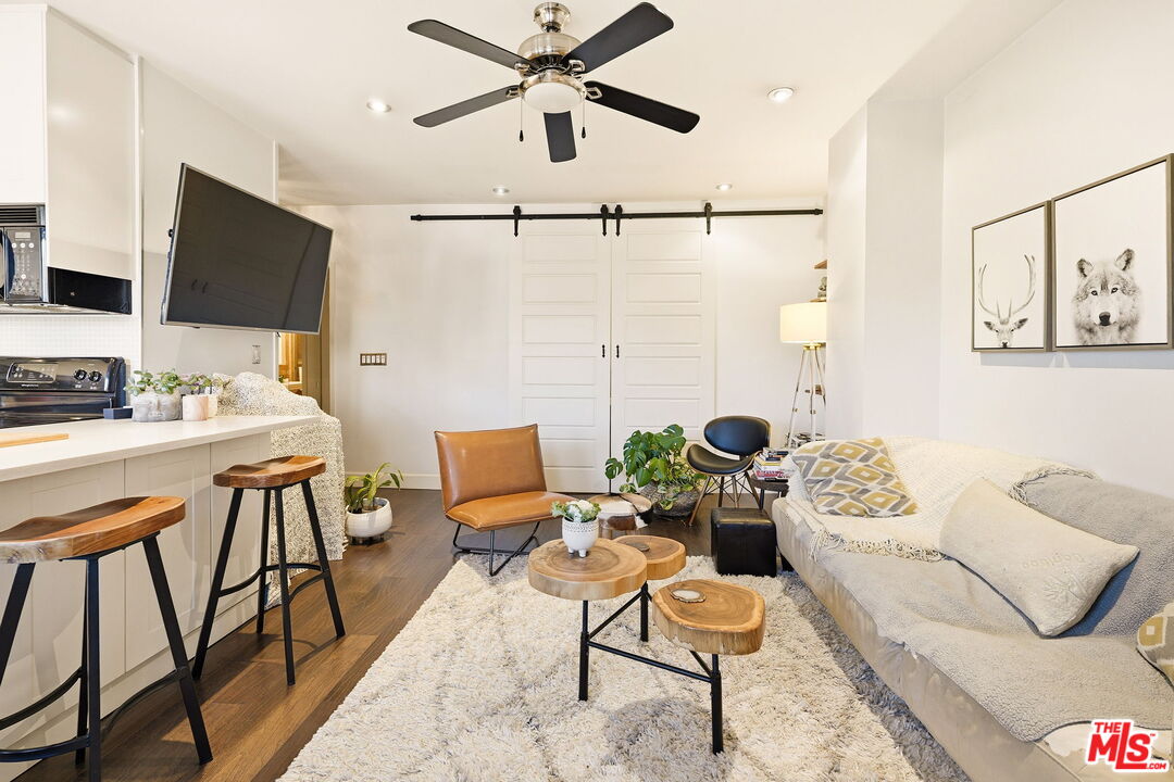 999 N Doheny Dr Unit: 104