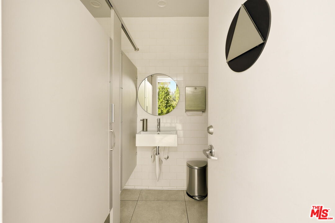 999 N Doheny Dr Unit: 104