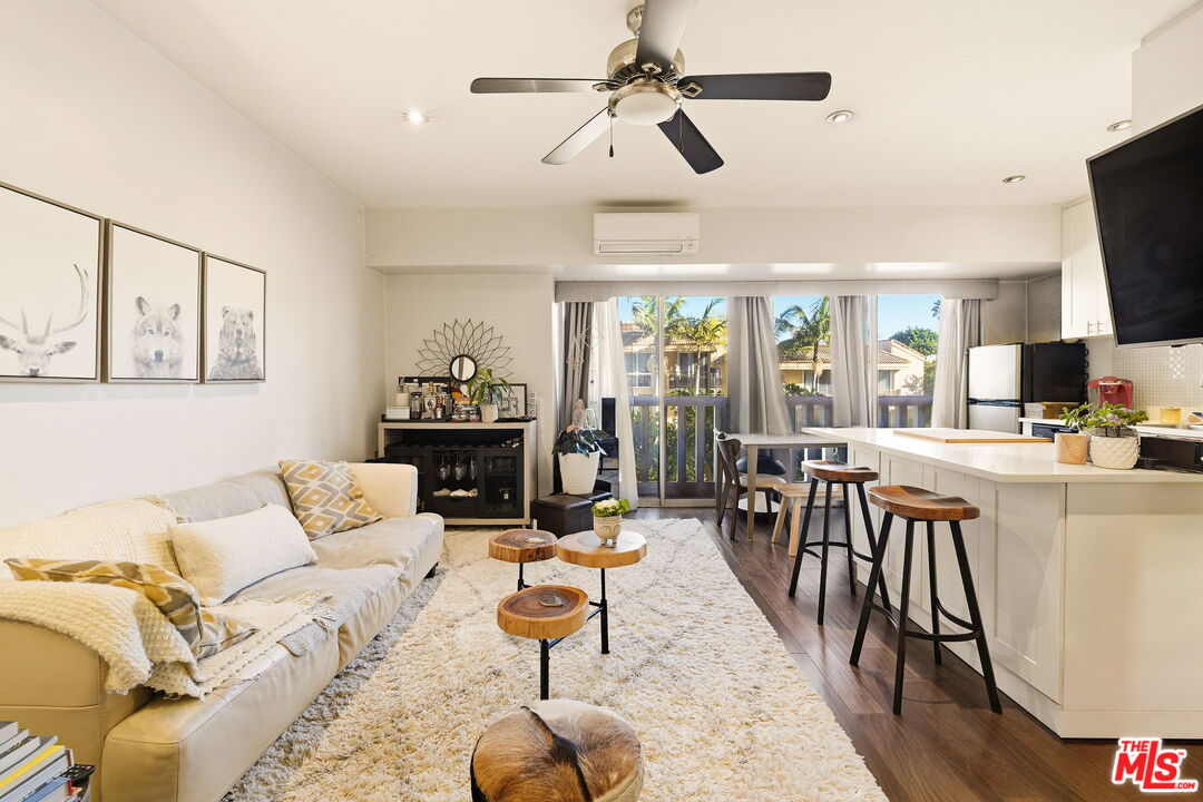 999 N Doheny Dr Unit: 104