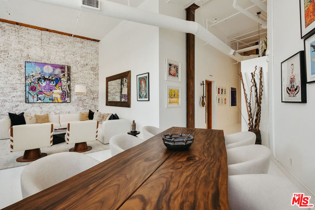 500 Molino St Unit: 101