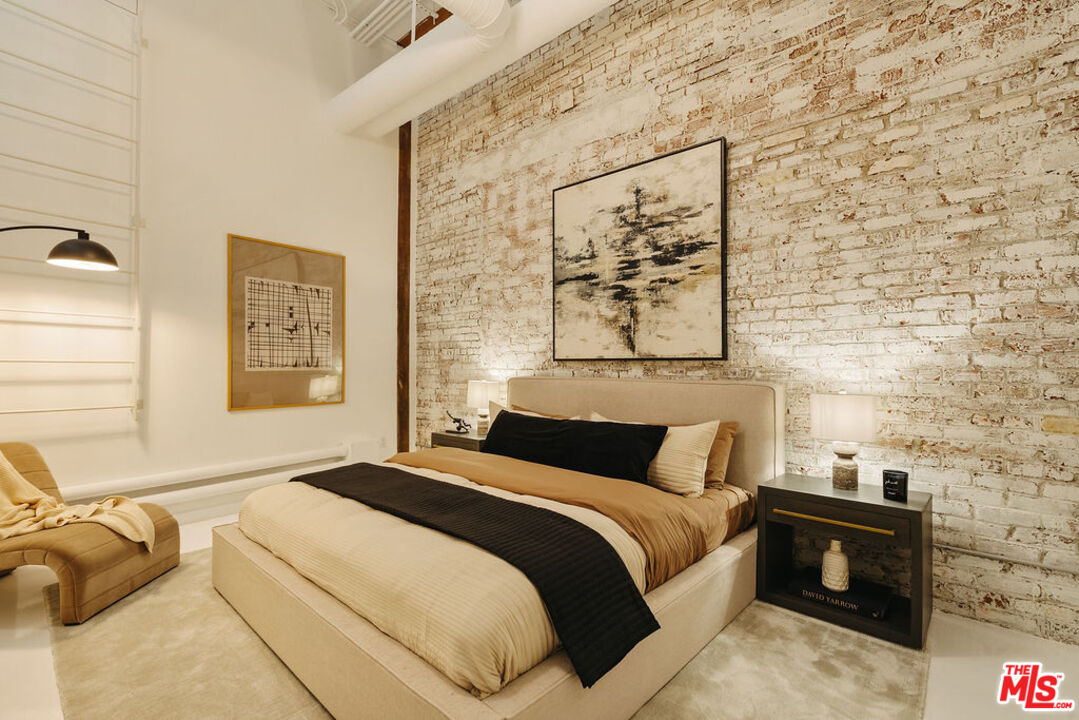 500 Molino St Unit: 101