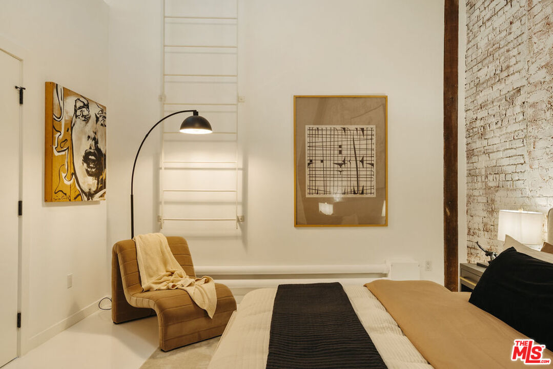 500 Molino St Unit: 101