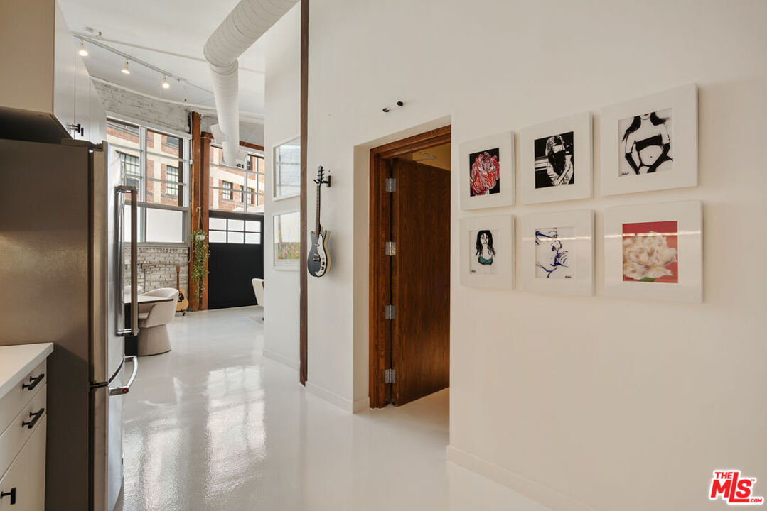 500 Molino St Unit: 101