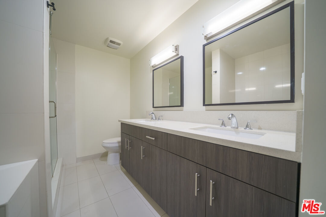 825 E 4th St Unit: 503