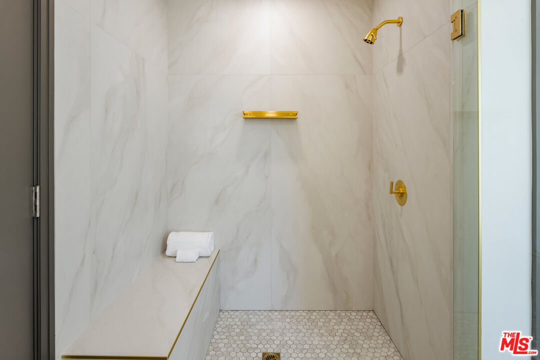 118 N Orlando Ave Unit: 301