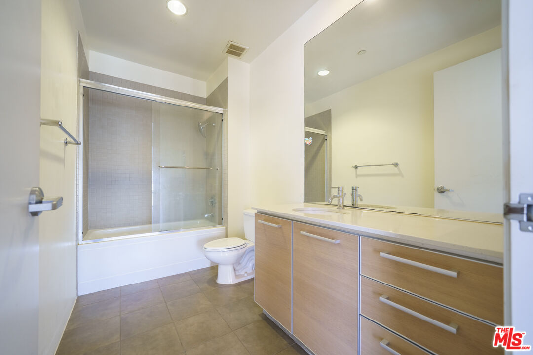 801 S Grand Ave Unit: 1902