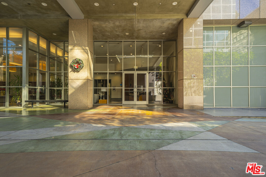 801 S Grand Ave Unit: 1902