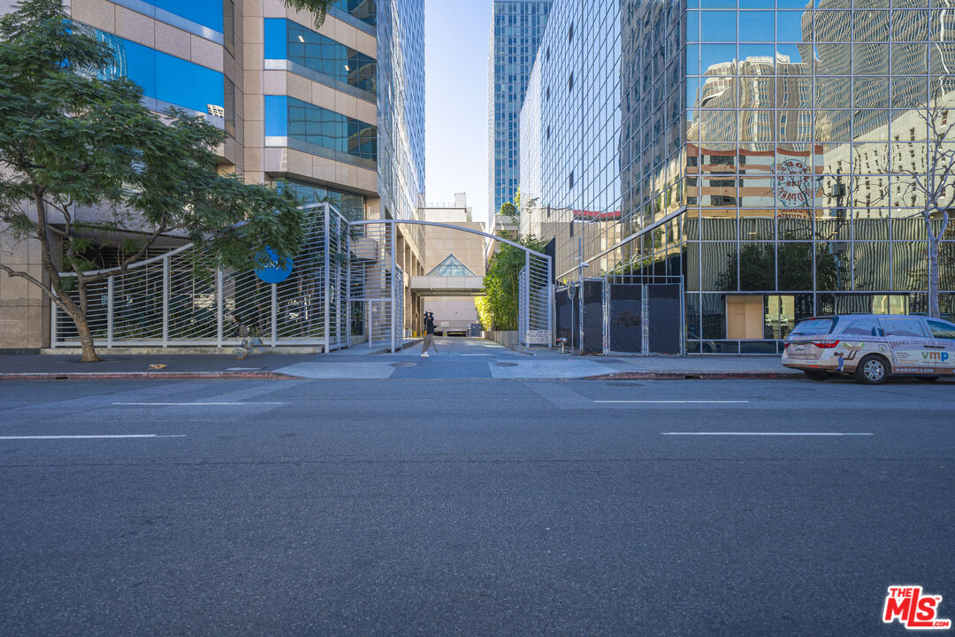 801 S Grand Ave Unit: 1902