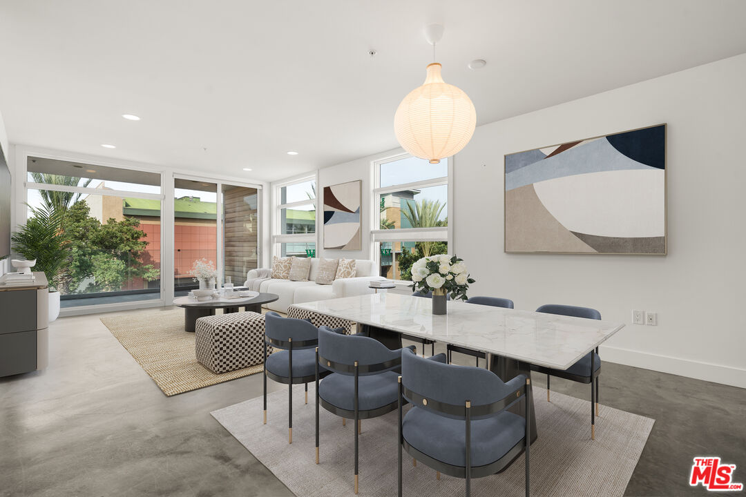 482 S Arroyo Pkwy Unit: 306