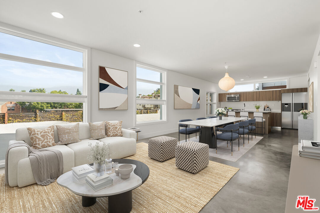 482 S Arroyo Pkwy Unit: 306