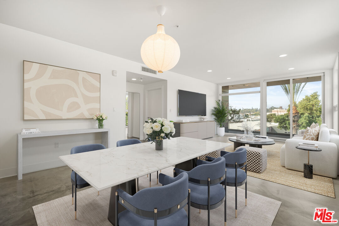 482 S Arroyo Pkwy Unit: 306