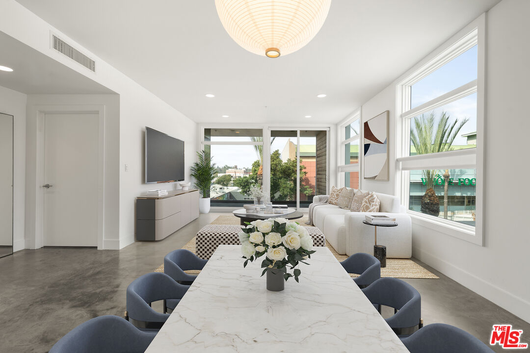 482 S Arroyo Pkwy Unit: 306