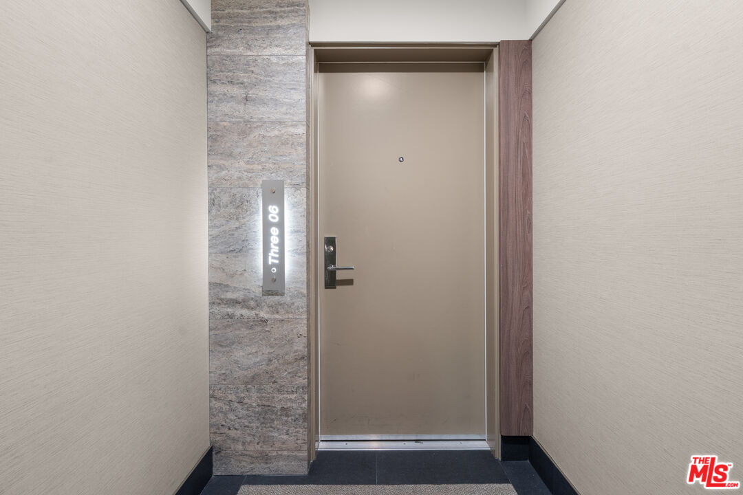 482 S Arroyo Pkwy Unit: 306