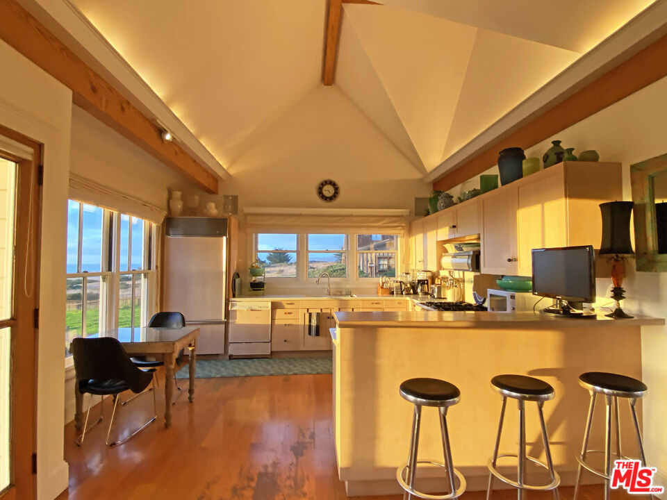 45340 Little Lake St