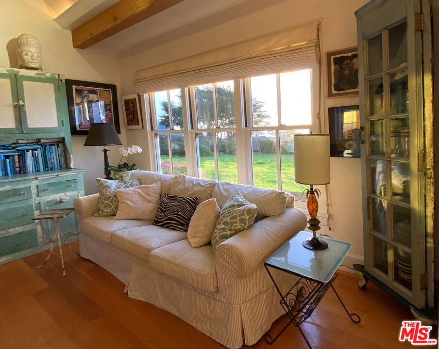 45340 Little Lake St