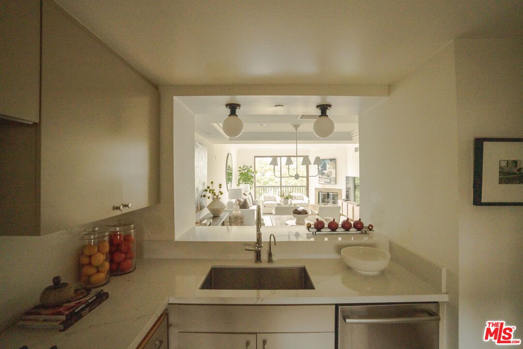 11847 Gorham Ave Unit: 302