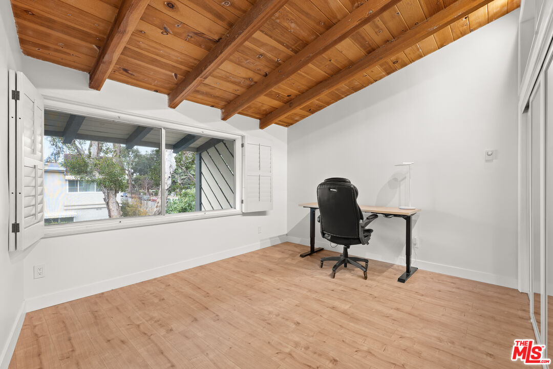 621 California Ave Unit: 2