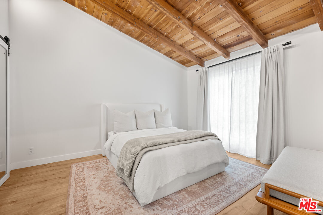 621 California Ave Unit: 2