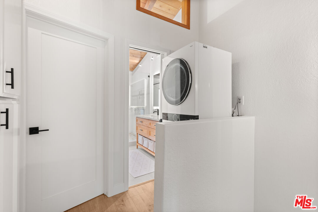 621 California Ave Unit: 2