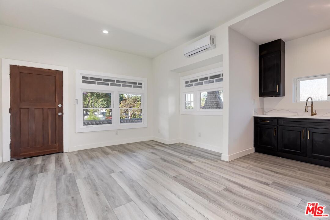 1054 Maine Ave Unit: 2