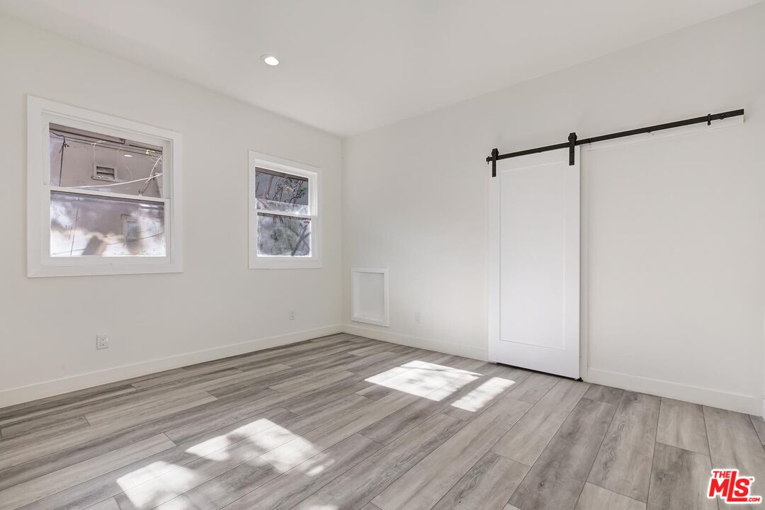 1054 Maine Ave Unit: 2