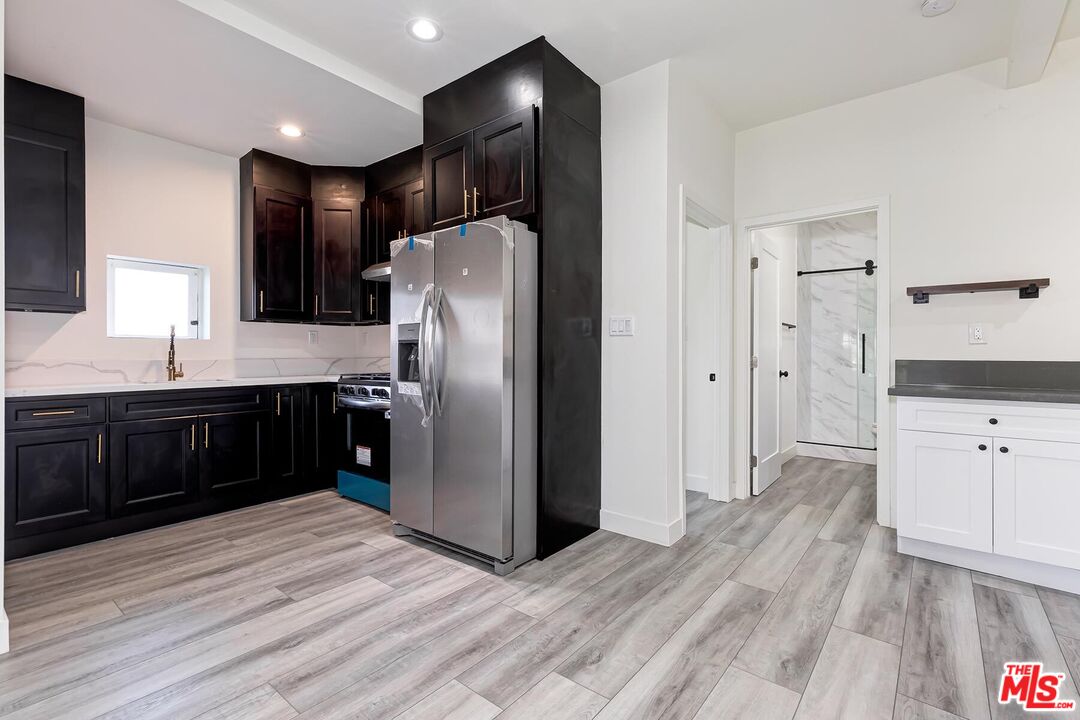 1054 Maine Ave Unit: 2