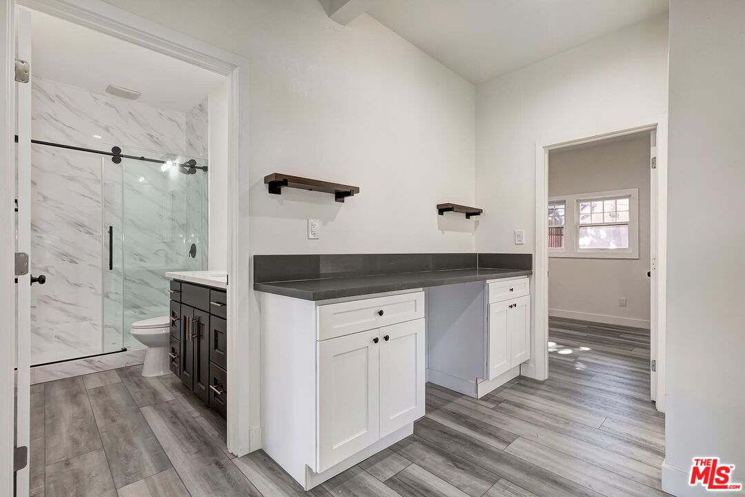 1054 Maine Ave Unit: 2