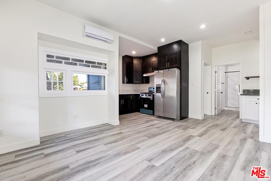 1054 Maine Ave Unit: 2