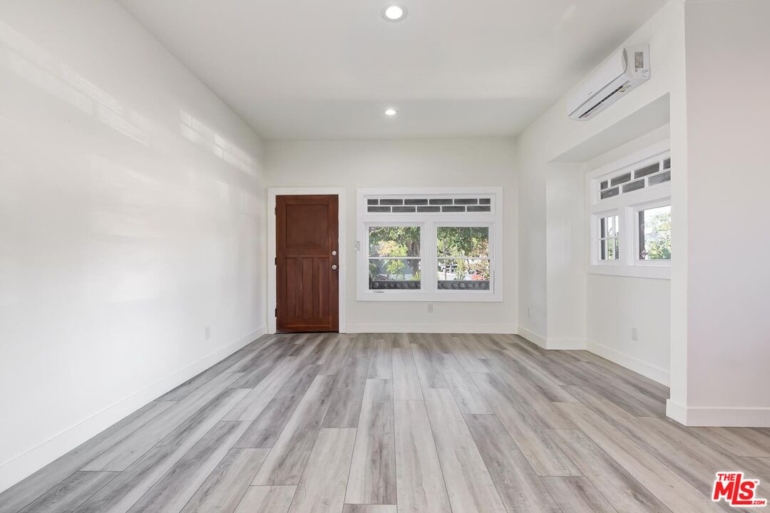 1054 Maine Ave Unit: 2