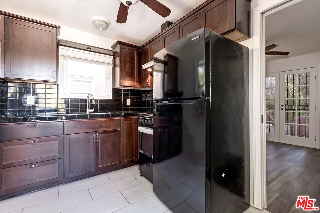 1054 Maine Ave Unit: 3