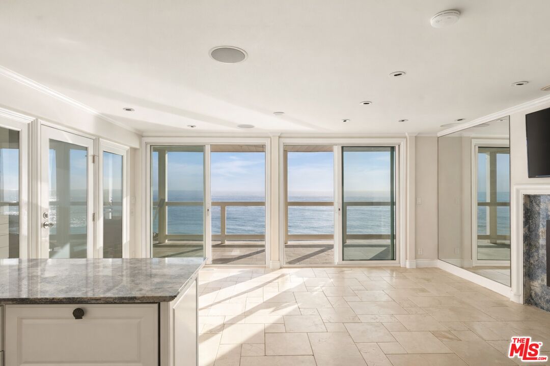 25234 Malibu Rd Unit: 2