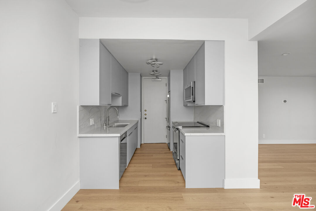 10747 Wilshire Blvd Unit: 1107