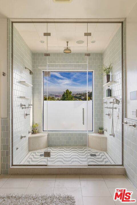 1573 Sunset Plaza Dr