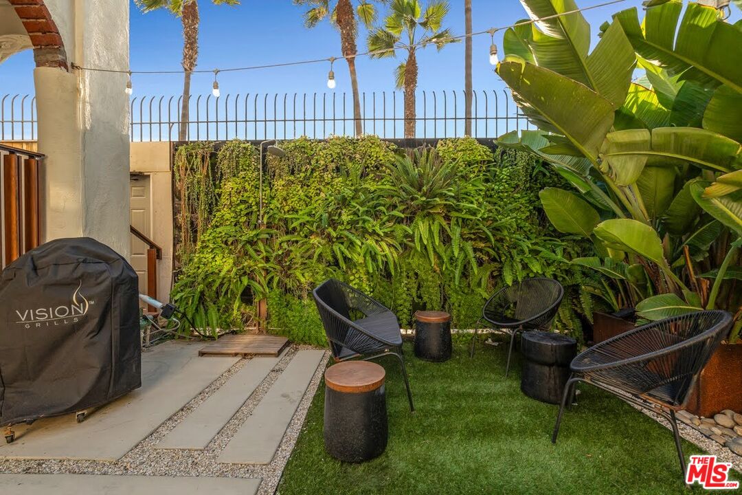 1915 Ocean Front Walk