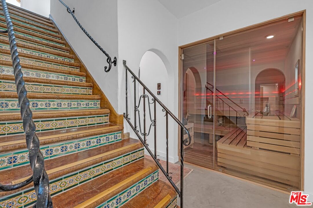 1915 Ocean Front Walk