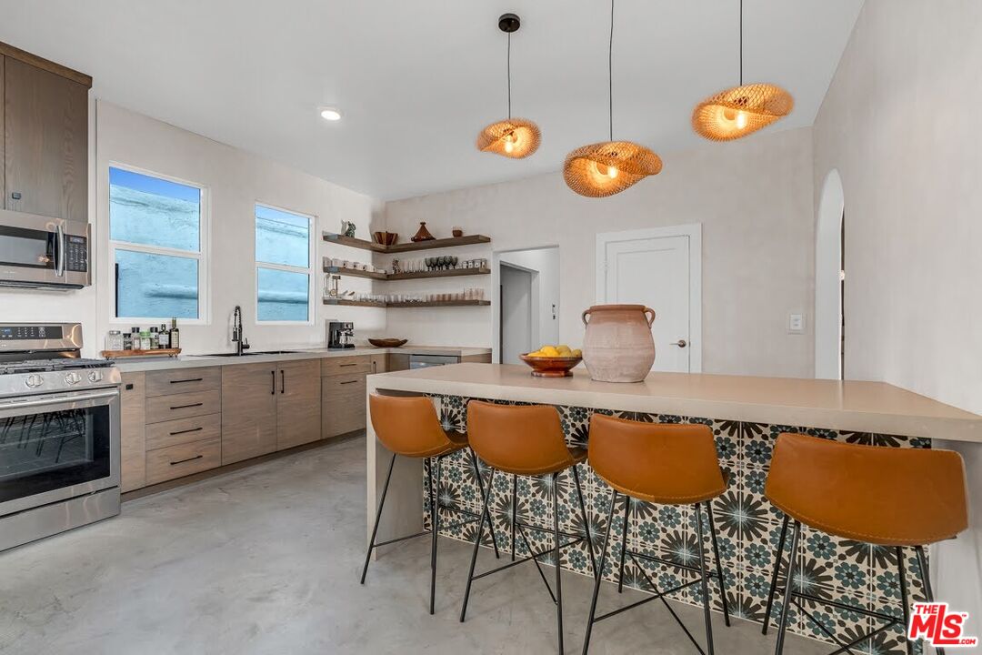 1915 Ocean Front Walk