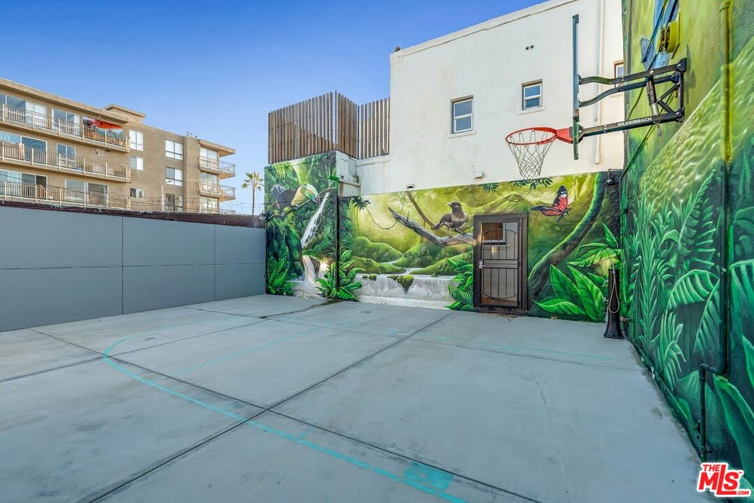 1915 Ocean Front Walk