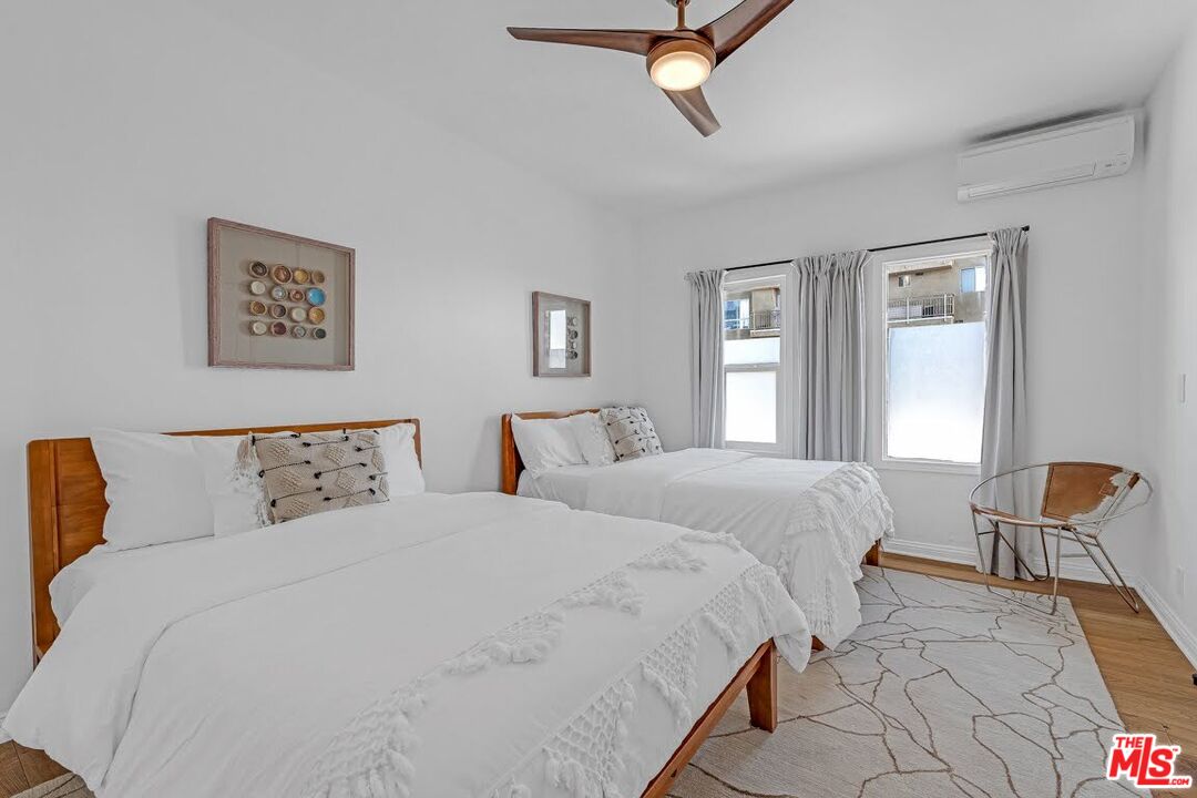 1915 Ocean Front Walk