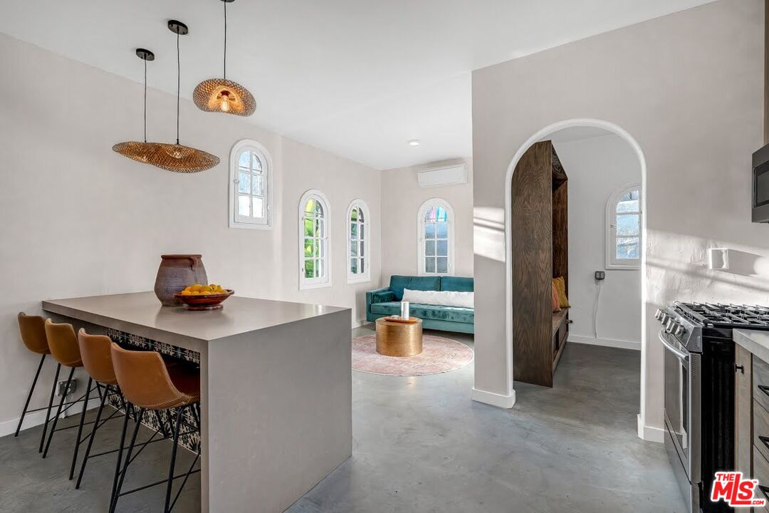 1915 Ocean Front Walk