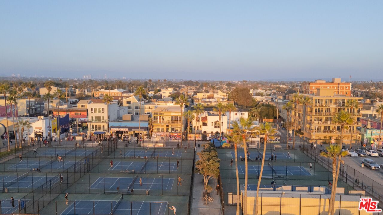 1915 Ocean Front Walk