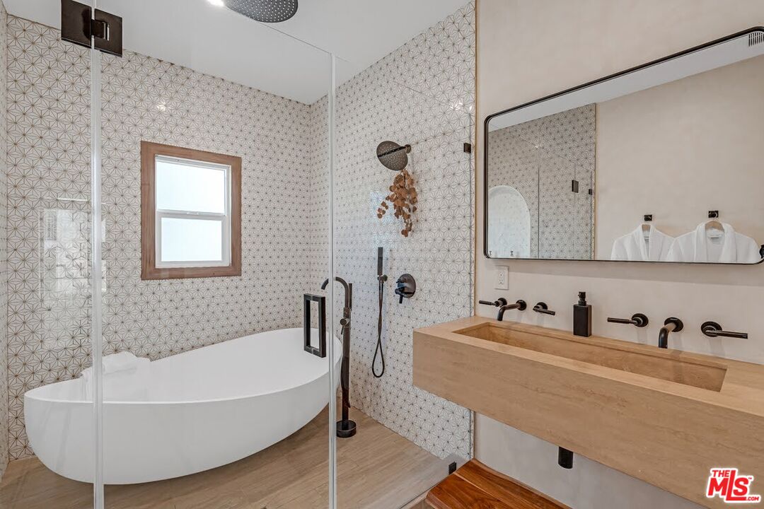 1915 Ocean Front Walk