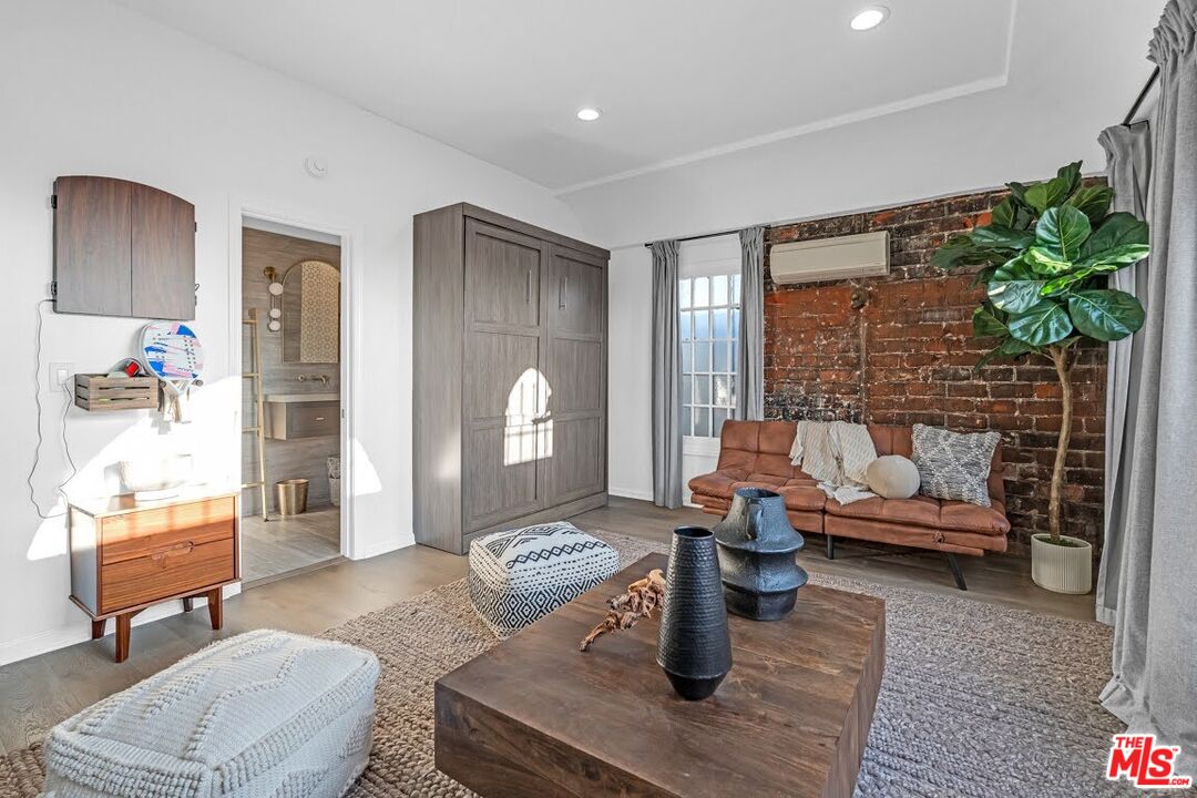 1915 Ocean Front Walk