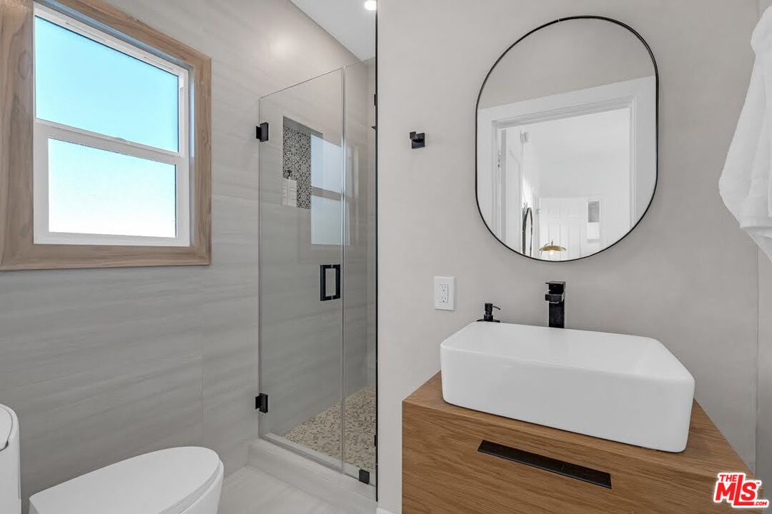 1915 Ocean Front Walk