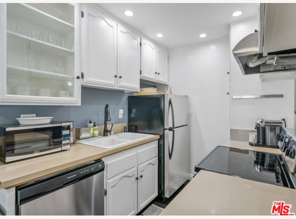 11639 Chenault St Unit: 404